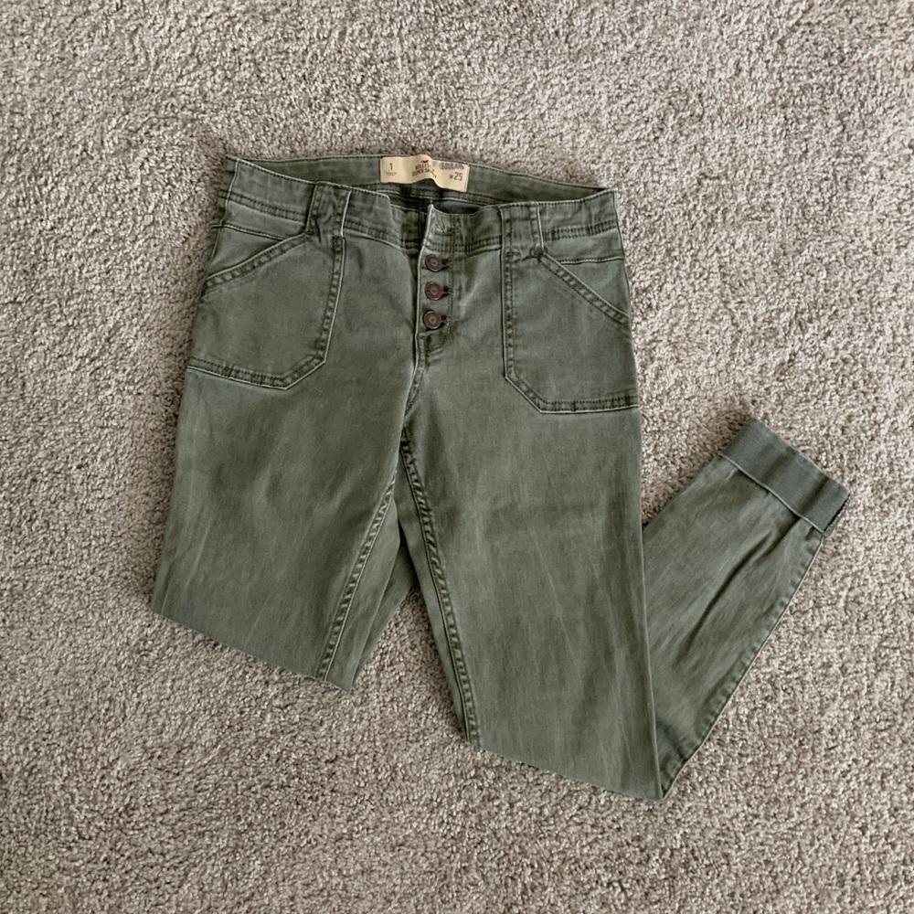 green pants